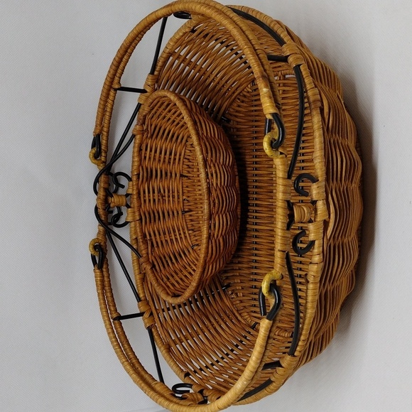 Casual Home by Princess House Oval Rattan and Black‎ Metal Serving Basket - Picture 8 of 10